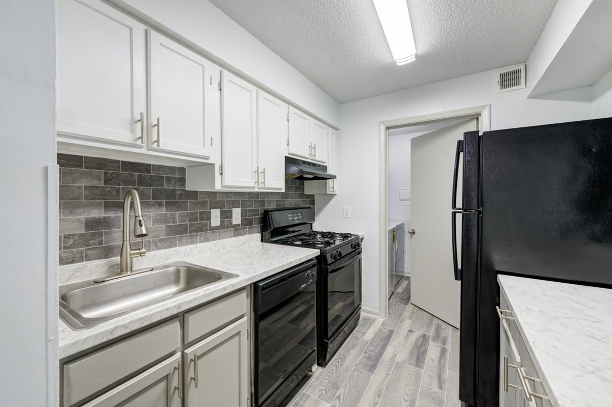 Laurel Oaks Apartments